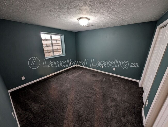 Building Photo - Stunning 5-Bedroom Home in Northpointe Estates with Finished Basement