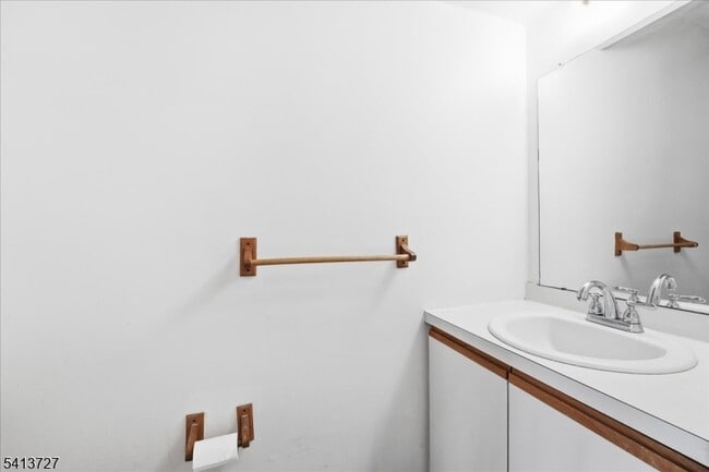 Building Photo - 47 Rutgers Dr