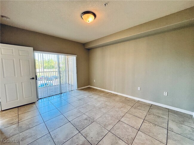 Building Photo - 13180 Bella Casa Cir