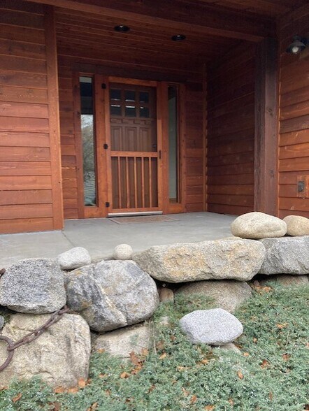 Building Photo - 18319 E Riverway Ave