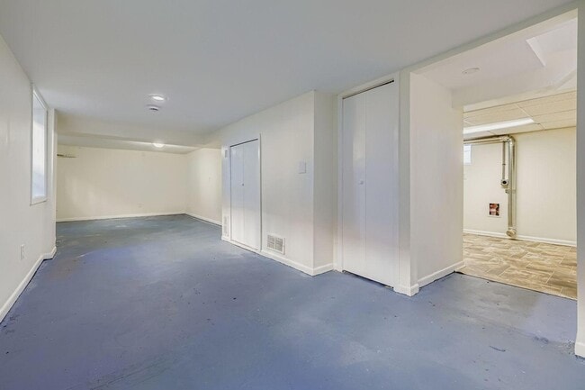 Building Photo - 1683 Minnehaha Ave E