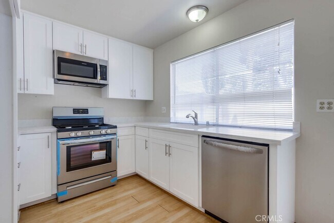 Building Photo - 9502 Pettswood Dr