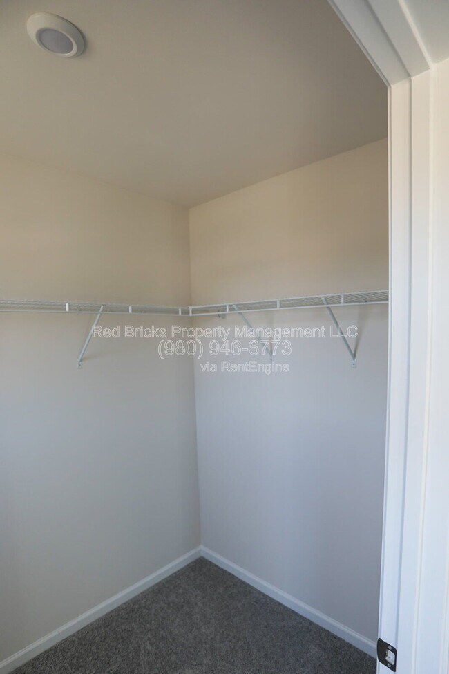 Building Photo - 230 Winston Ln