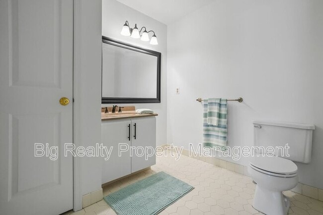 Building Photo - 1116 Foxmeadow Dr