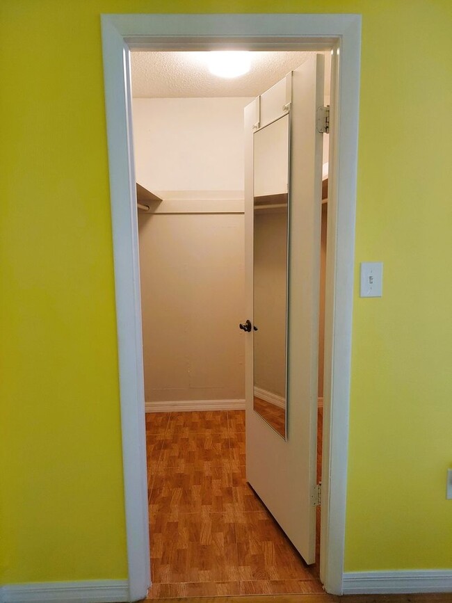 Building Photo - Charming and spacious 1BR Condo in the hea...