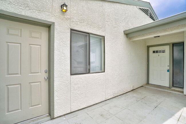 Building Photo - 6120 Antelope Villas Cir