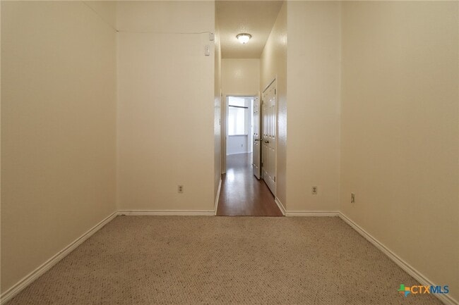 Building Photo - 608 Totem Trail