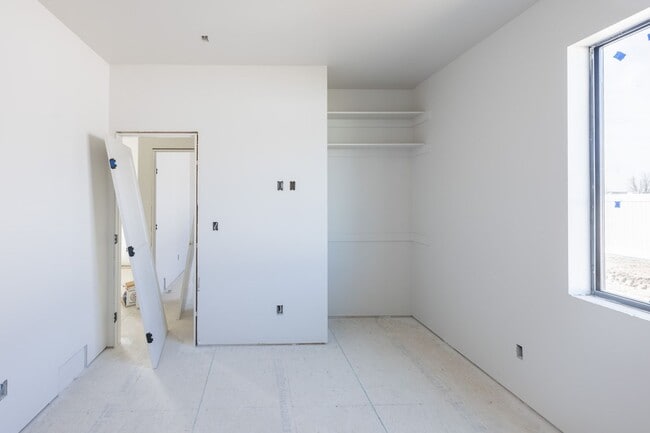 Building Photo - BRAND NEW 4 Bed/2 Full Bath Twin Home Main Unit in Sugar City! ALL UTLITIES ARE INCLUDED IN PRICE!!!