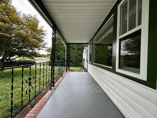 Building Photo - 128 Vedette Ave