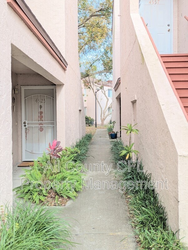 Primary Photo - 4533 Lakeway Dr