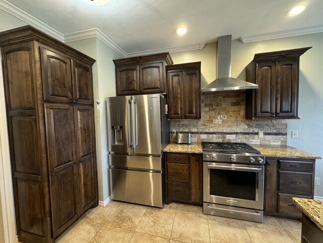 Building Photo - 2001 Mt Vernon Rd