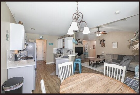 Building Photo - 2309 Greenleaf Dr