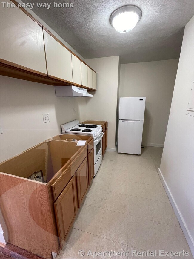 Building Photo - 14 Garrison Ave