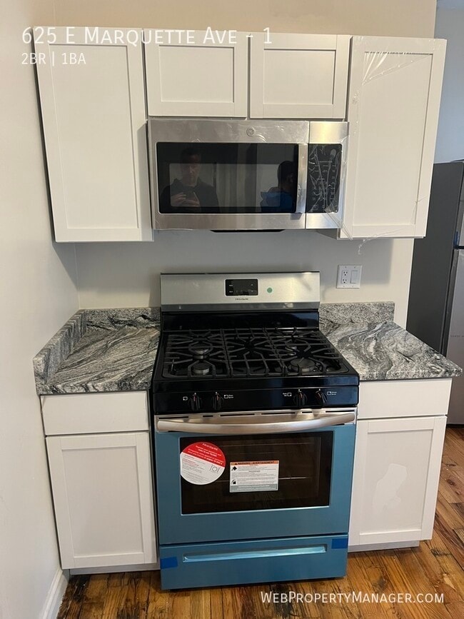 Building Photo - 625 E Marquette Rd