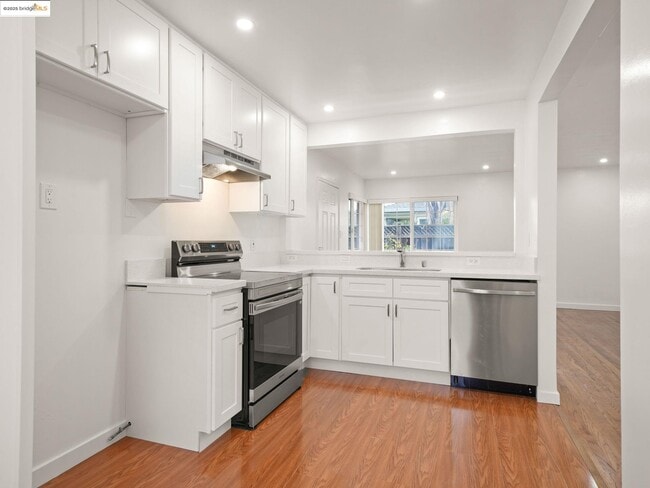 Building Photo - 1274 Terra Ave