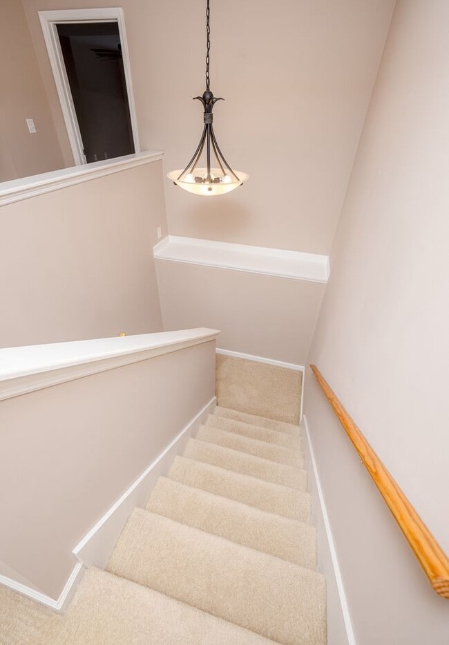 Building Photo - 435 Snead Way