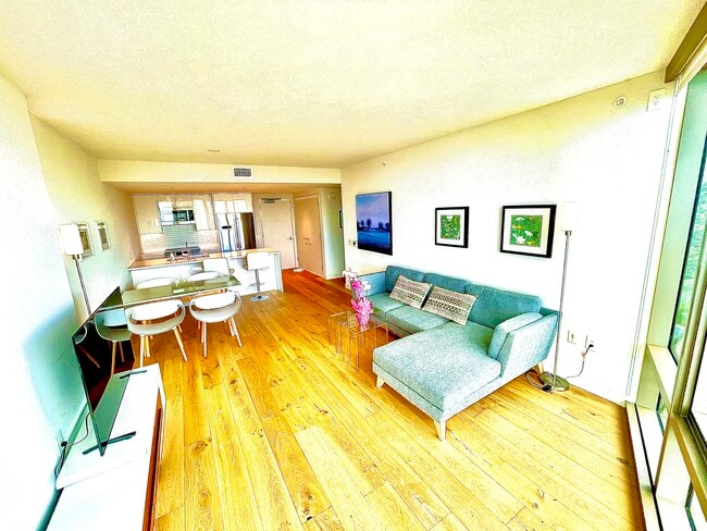 AEO3308 - Ae'o at Ward Village