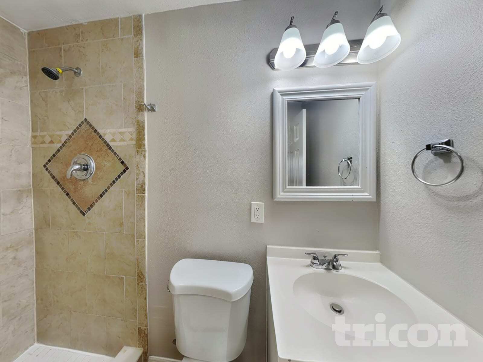 Building Photo - 1707 W Hanlon St