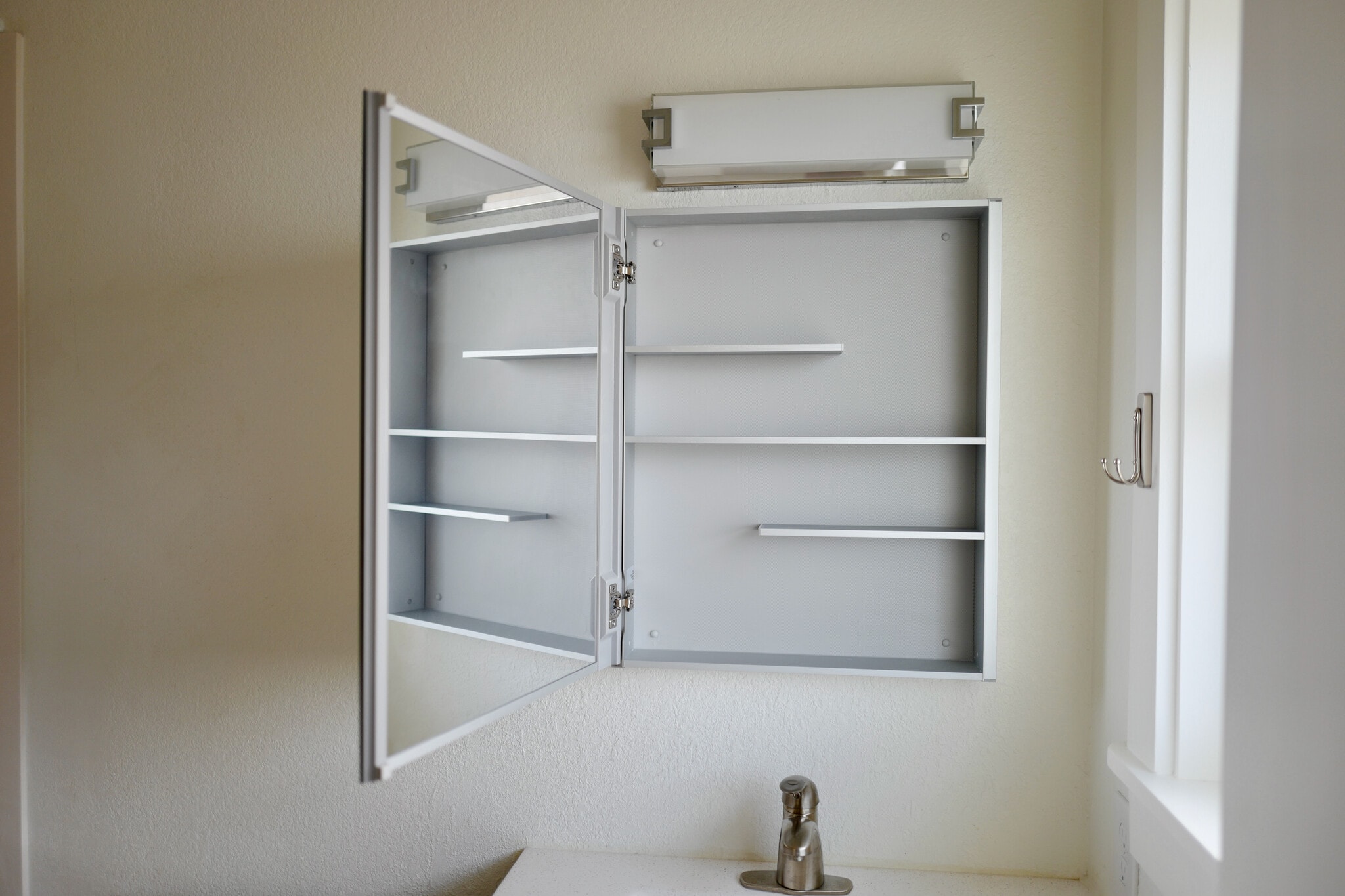 Building Photo - 1928 Waimano Home Rd