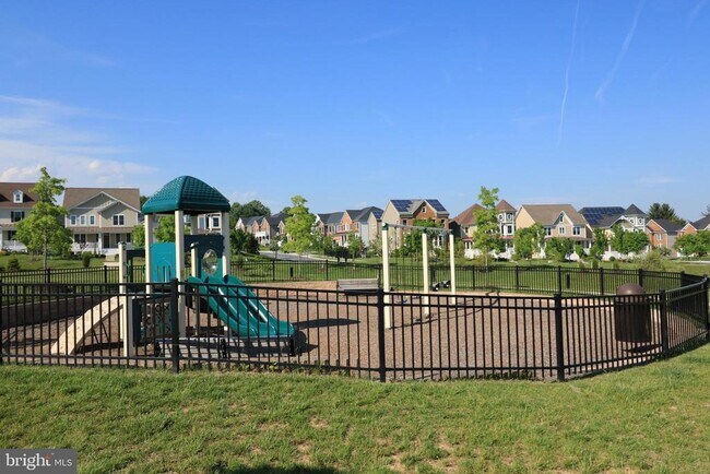 Building Photo - 13411 Deer Highlands Way