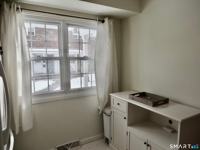 Building Photo - 245 Unquowa Rd