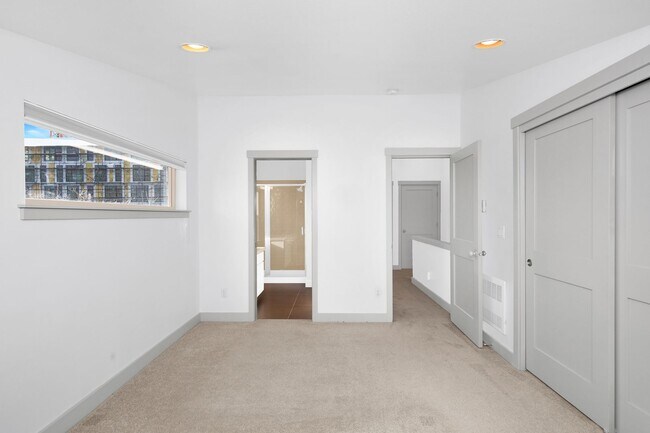 Building Photo - 3901 Whitman Ave N