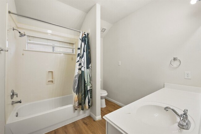 Building Photo - 7514 Boxwood Ridge Ln