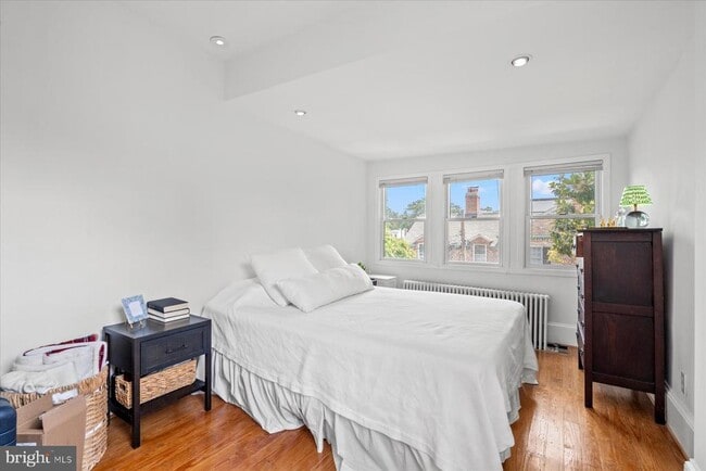 Building Photo - 1647 34th St NW