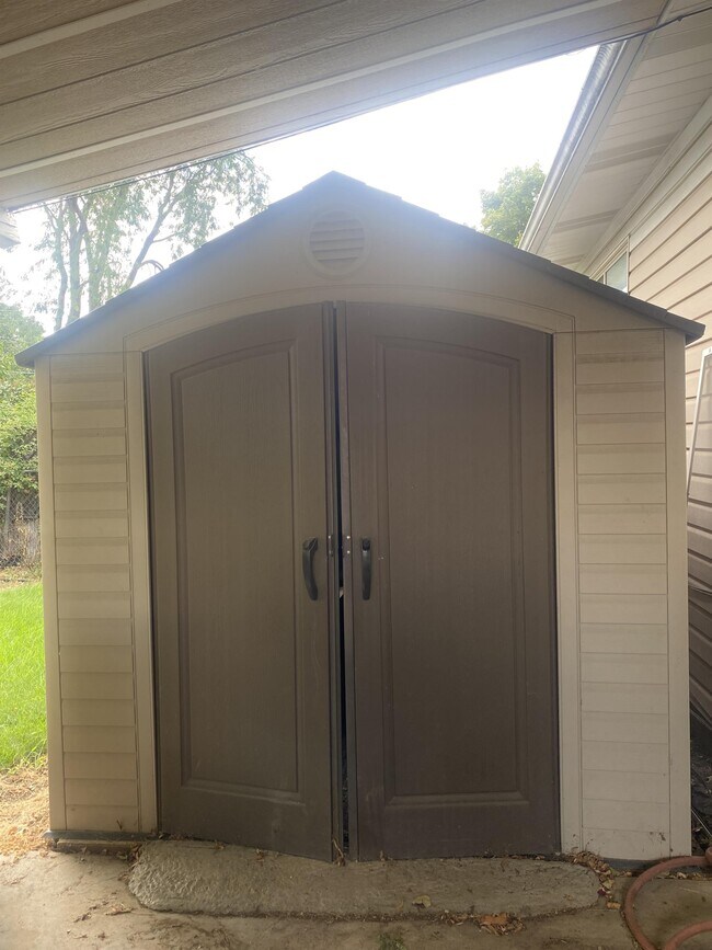 Building Photo - 1541 Marilyn Cir