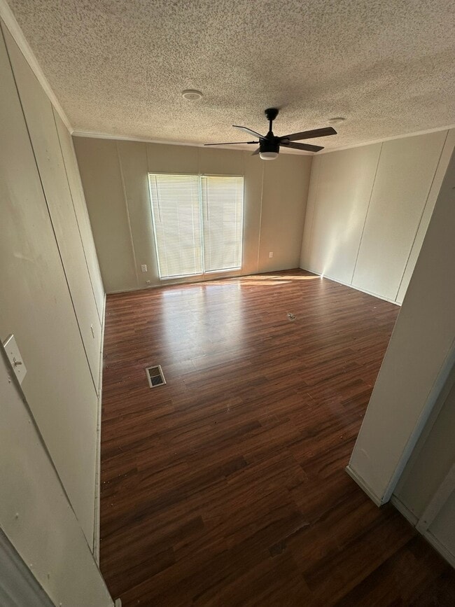 Building Photo - 111 Ava Ln