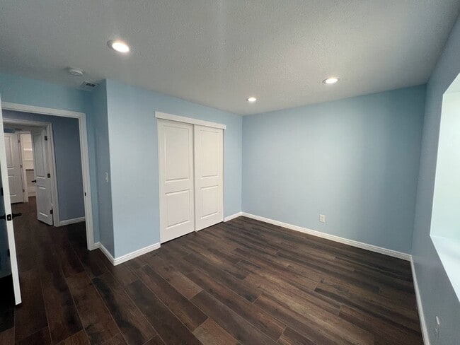Building Photo - 7059 W Shaffer Ct