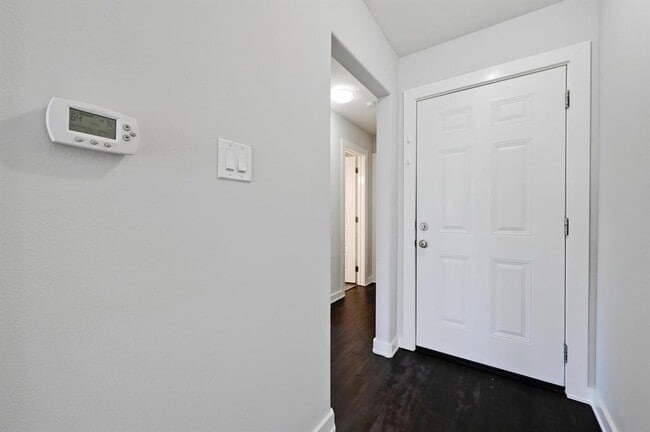 Building Photo - 1903 Townesouth Cir