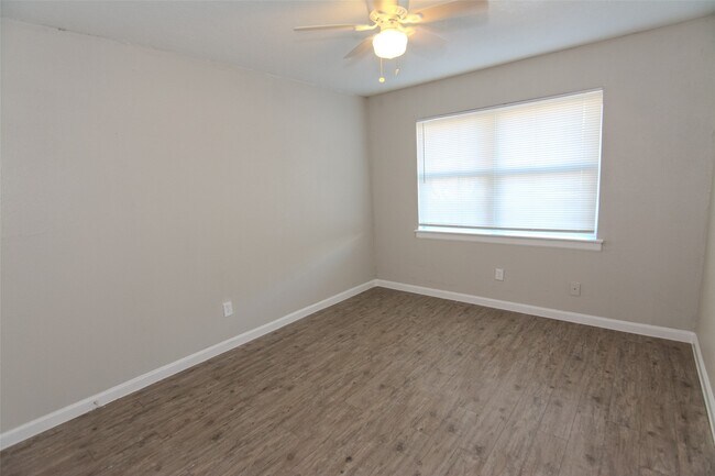 Building Photo - 1617 Northwood St