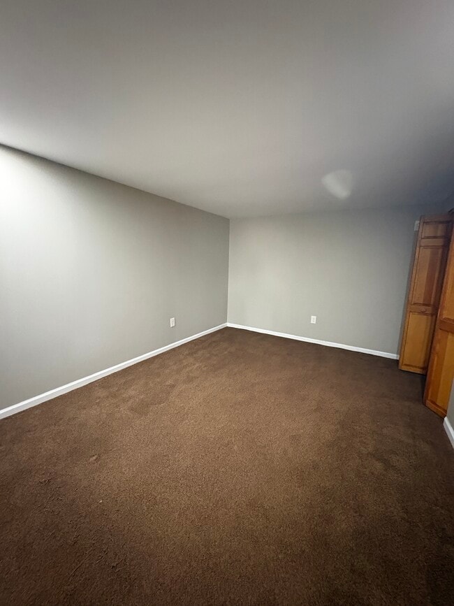 Building Photo - 228 Phillips Ave