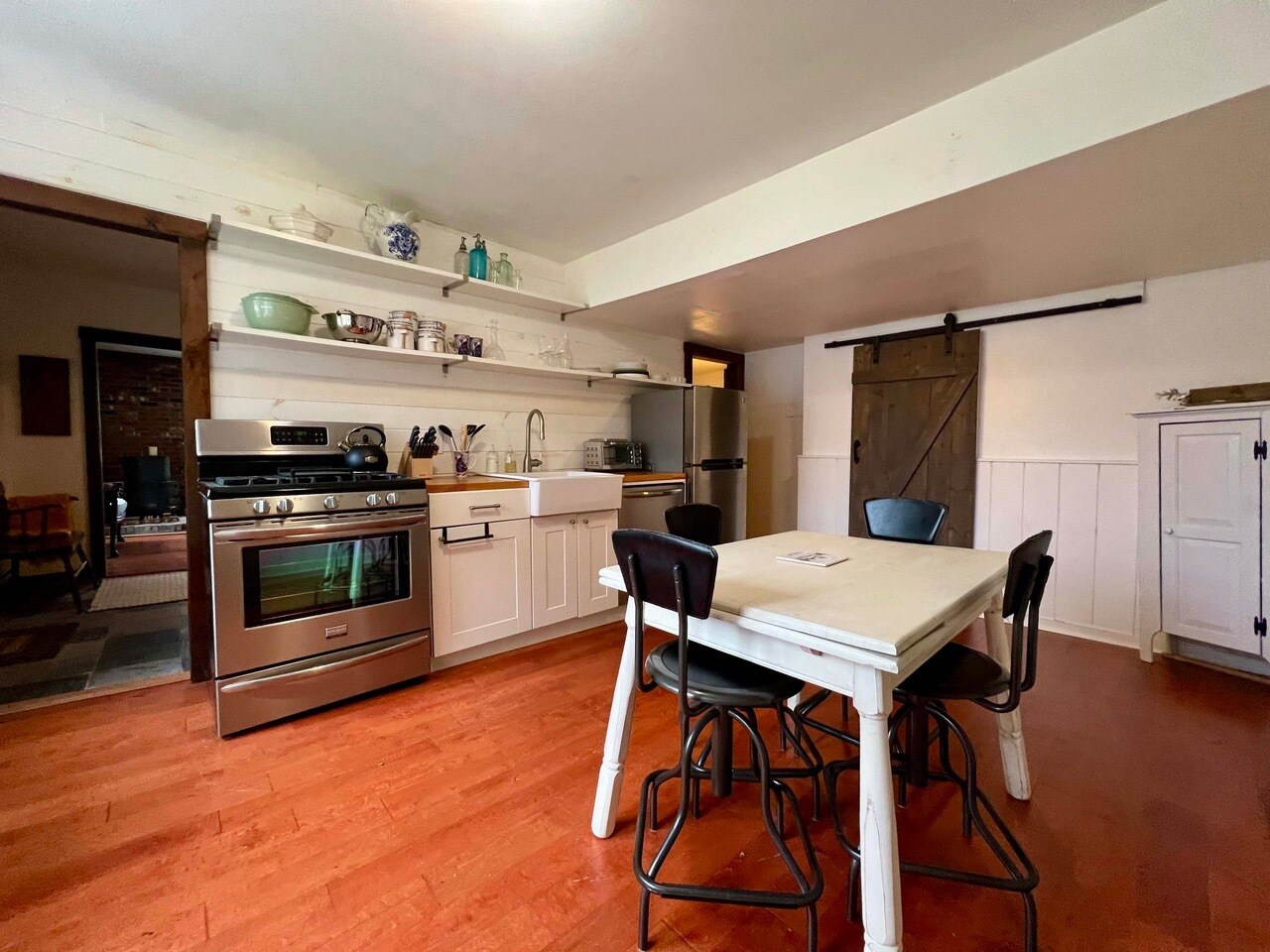 Building Photo - 203-205 Main St