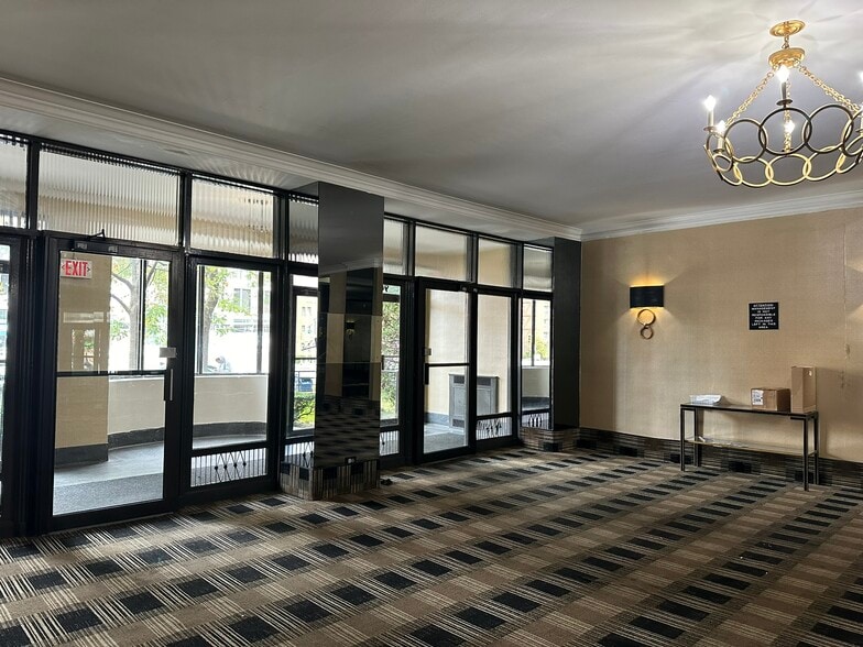 Building Photo - 9876 Queens Blvd