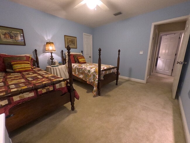 Building Photo - 998 Fay Dr