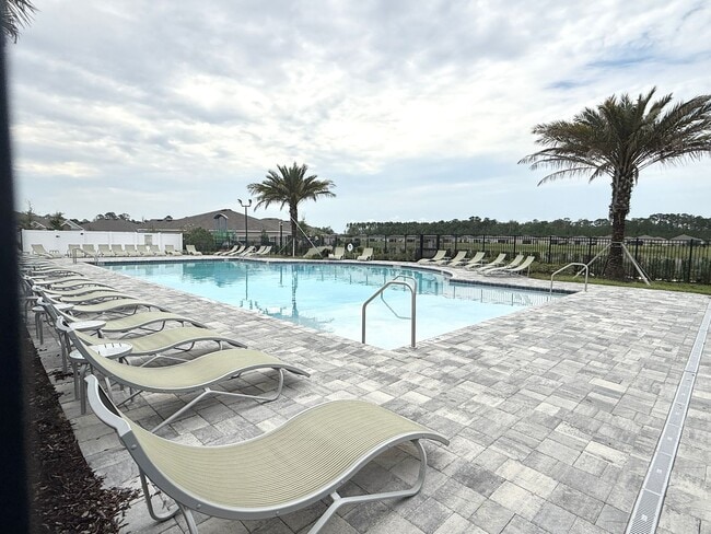 Building Photo - Like New Home In Highland Chase