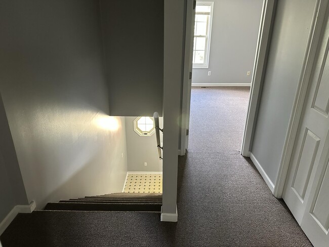 Building Photo - 2003 River Ridge Rd