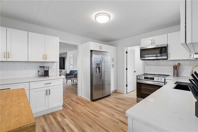 Building Photo - 2790 Sardis St