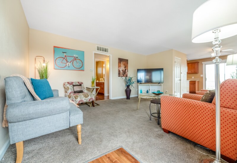 Building Photo - 718 N Floral St