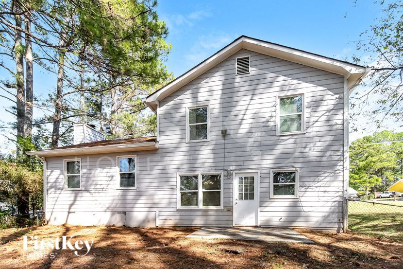 Building Photo - 911 Providence Way