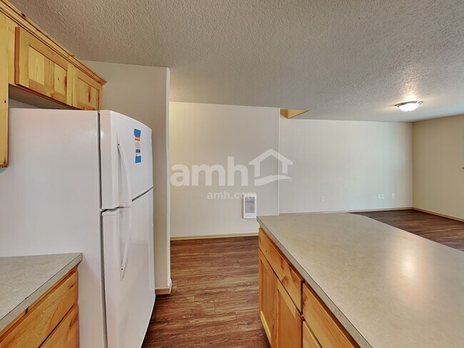 Building Photo - 467 Whitney Dr