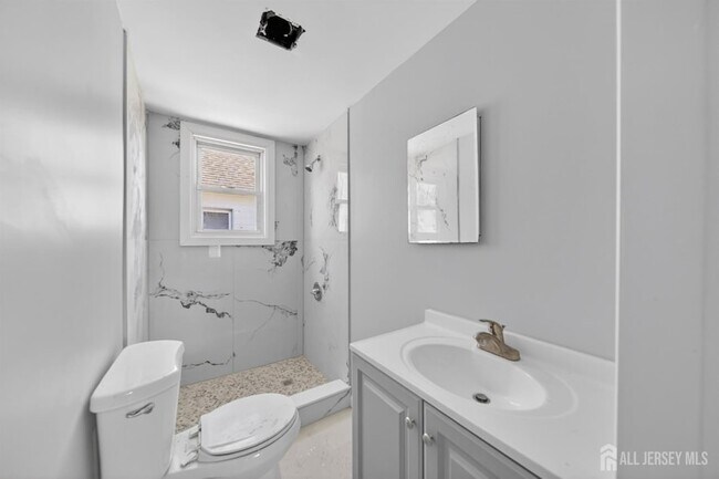 Building Photo - 125 Lowell St