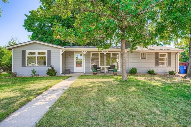 Building Photo - Charming Ranch Home with Spacious Yard and...