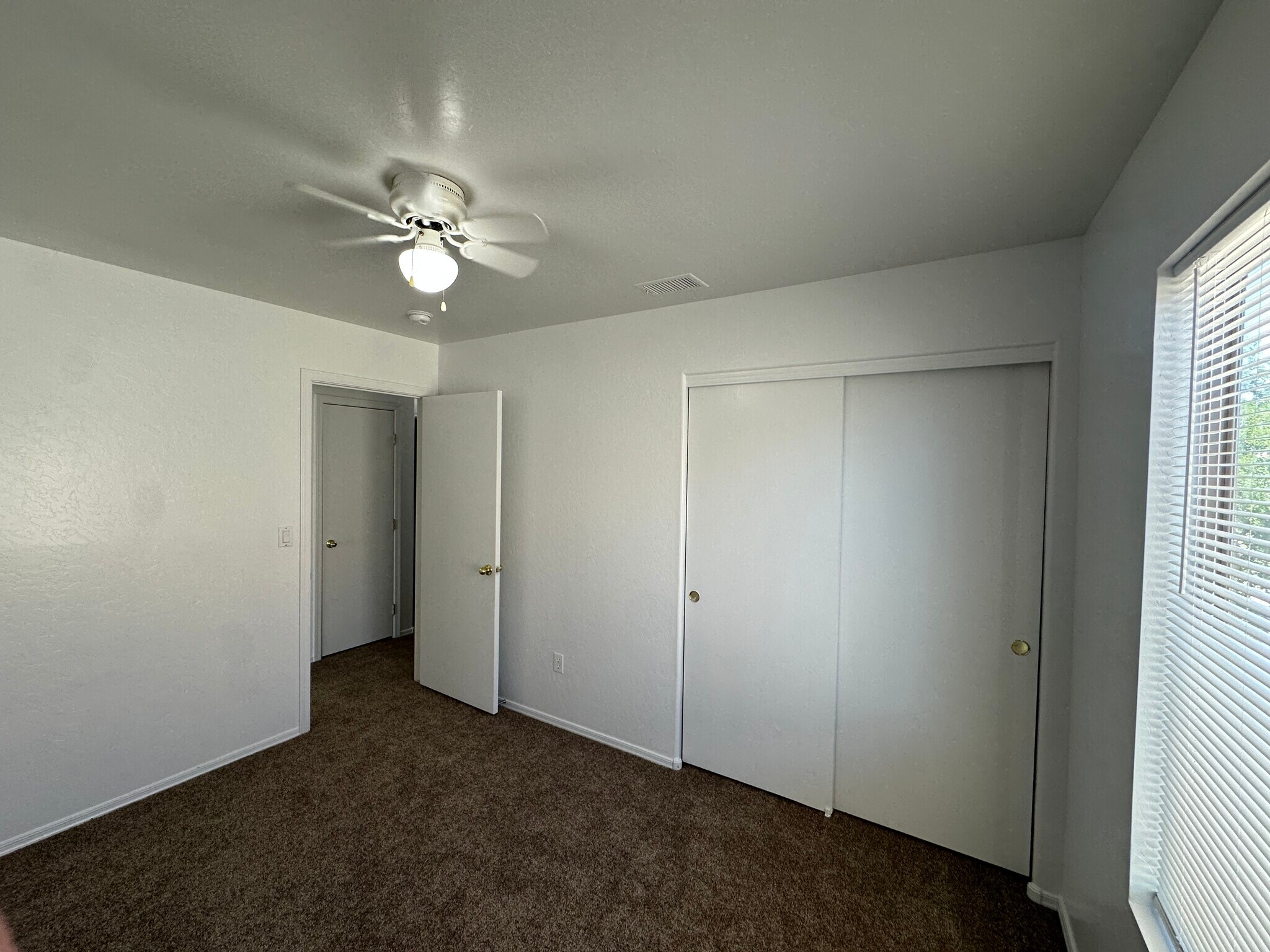 Building Photo - 9421 N 93rd Ave