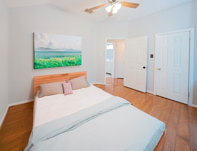 Building Photo - 1123 Woodley Bend