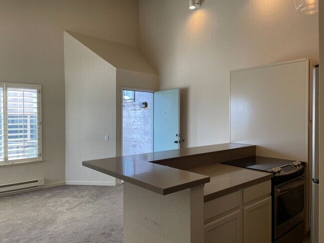 Building Photo - 1 Surf Way
