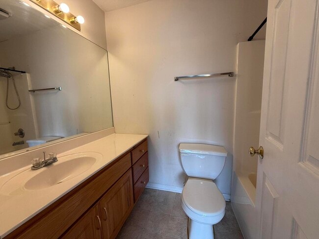 Building Photo - 422 Lasalle Pl