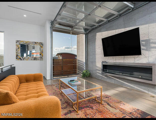 Building Photo - 860 S Center St